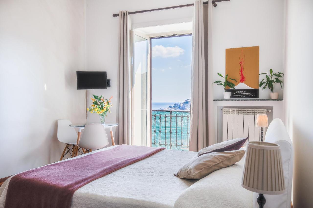 NapoliCentro Mare - Sea View Rooms&Suites Exterior foto