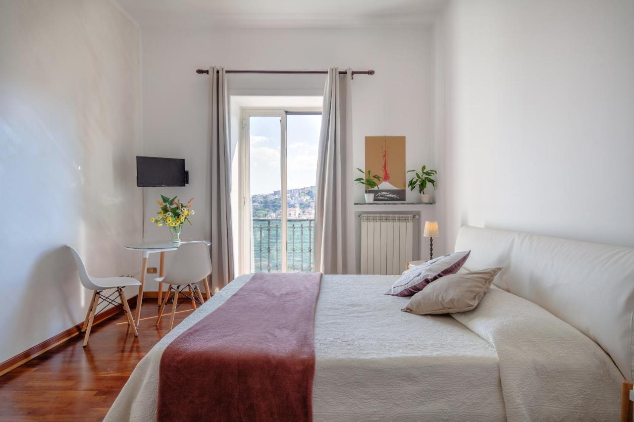 NapoliCentro Mare - Sea View Rooms&Suites Exterior foto
