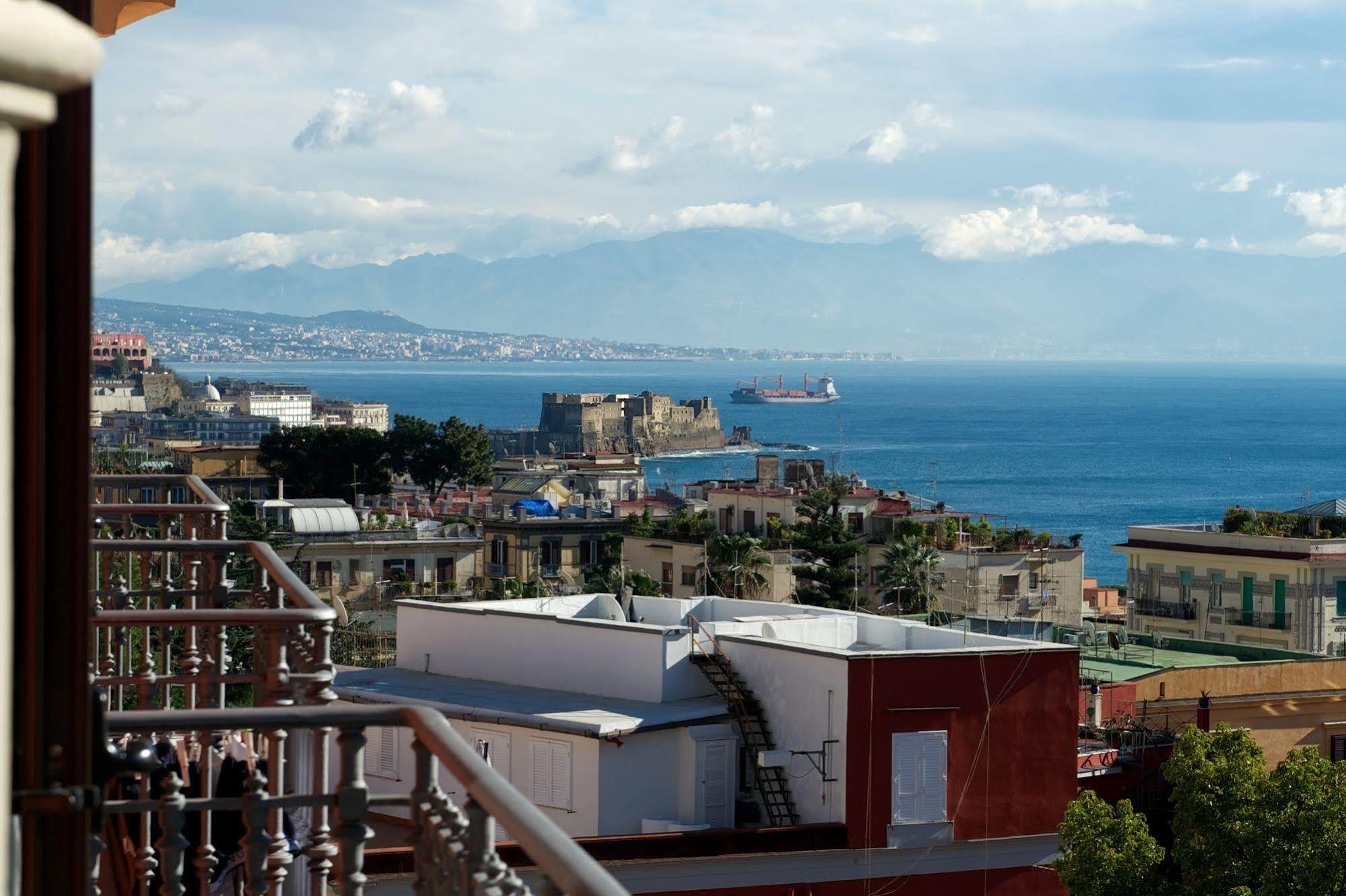 NapoliCentro Mare - Sea View Rooms&Suites Exterior foto