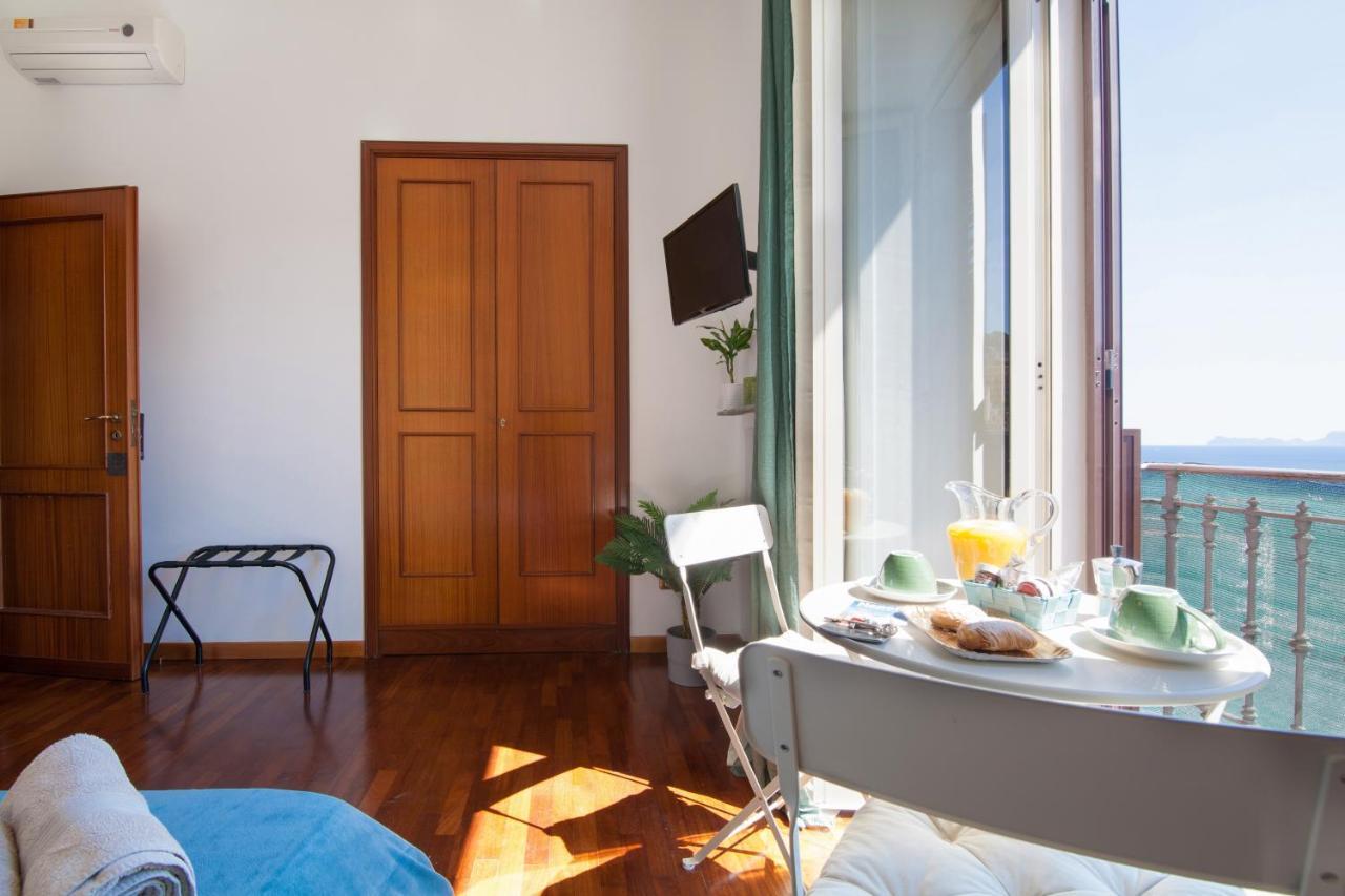 NapoliCentro Mare - Sea View Rooms&Suites Exterior foto